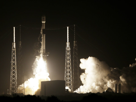La première sonde lunaire israélienne a commencé son voyage