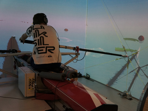 Un robot entraîneur pour assister les rameurs indoor