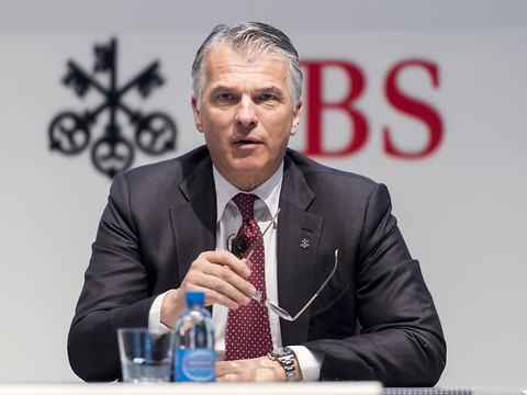UBS entend maintenir sa politique de dividende