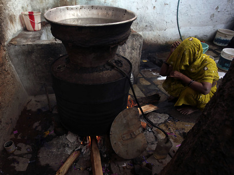 Inde: de l'alcool frelaté tue 69 personnes