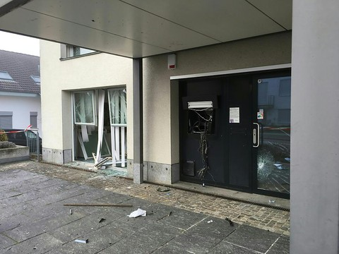 Des malfrats font exploser un distributeur à Schönenbuch (BL)