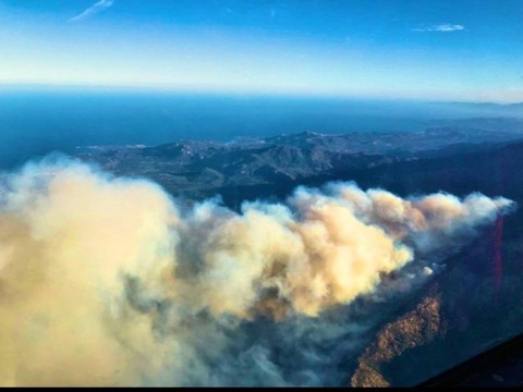 En plein hiver, la Corse en proie à de violents incendies