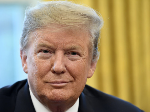 Guerre commerciale: Trump reporte la hausse des nouvelles taxes