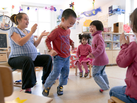L'Unesco tance la Suisse pour sa politique de la petite enfance