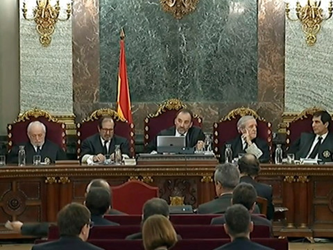 Rajoy déplore les violences policières lors du référendum catalan
