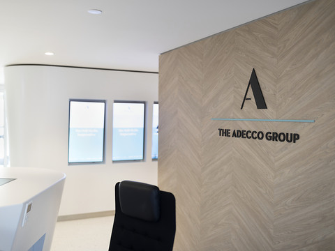 Bénéfice net en chute libre pour Adecco en 2018