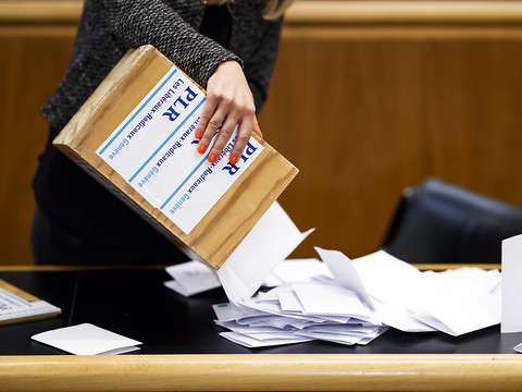 Deux candidats pour reprendre la présidence du PLR Genève