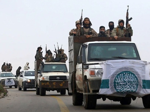 Syrie: crimes contre l'humanité présumés d'Hayat Tahrir al-Cham
