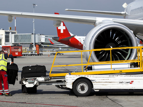 L'Etat de Genève veut limiter les voyages en avion