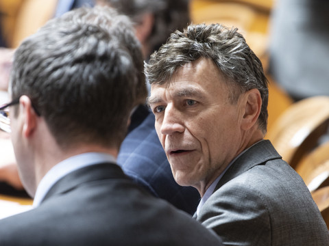 Luzi Stamm avec de la cocaïne et de faux euros au Palais fédéral