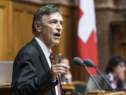 Le conseiller national Luzi Stamm prend une pause parlementaire