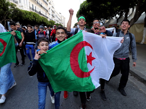 Le président algérien a quitté Genève et est rentré chez lui
