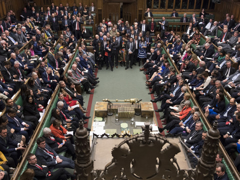 Les députés britanniques rejettent un Brexit sans accord