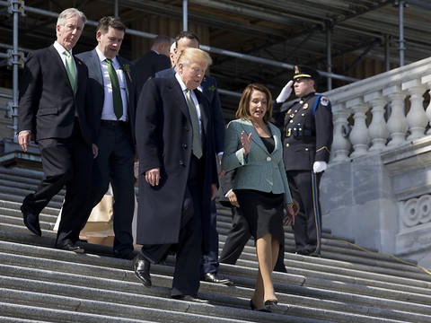 Le Congrès inflige un camouflet à Trump sur son mur frontalier