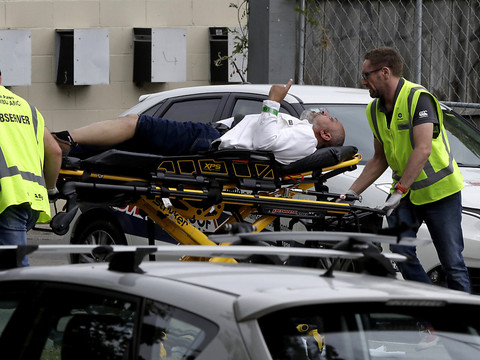 Un extrémiste de droite tue 49 personnes dans deux mosquées
