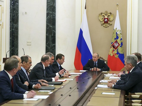 Les Etats-Unis appellent à Genève les pays à s'unir contre Moscou