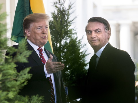 Trump et Bolsonaro affichent leur complicité à la Maison Blanche