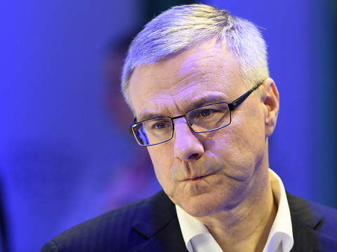 Salaire réduit en 2018 pour le patron d'Adecco, Alain Dehaze