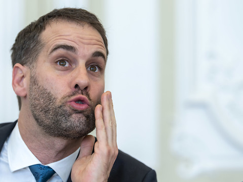 Bataille juridique entre le Conseil d'Etat et le Parlement