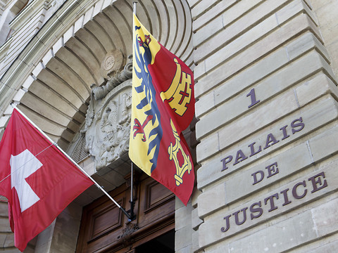 Selon l'accusé, la mort de sa voisine d'Onex est accidentelle