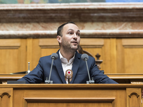 Homophobie: Mathias Reynard dénonce des pratiques de l'UDF