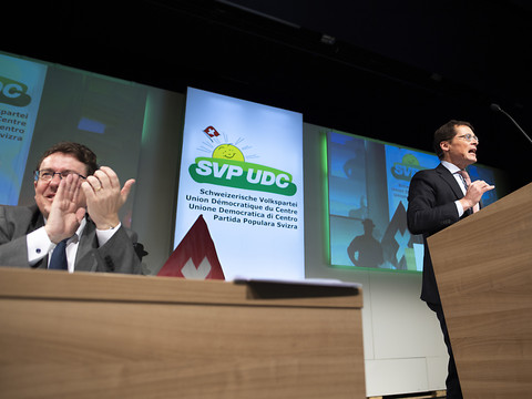 L'UDC unie contre l'UE, mais désunie sur le compromis fiscalité/AVS