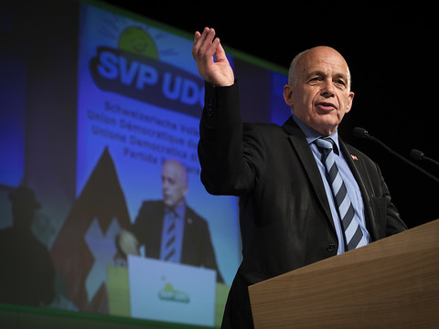 Le conseiller fédéral UDC Ueli Maurer critique son parti
