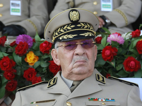 L'armée algérienne demande une mise à l'écart 