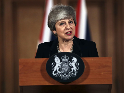 Theresa May à la recherche d'un nouveau report du Brexit