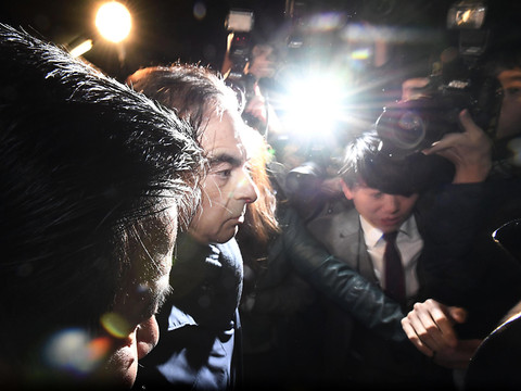 Carlos Ghosn à nouveau arrêté à Tokyo sur de nouveaux soupçons