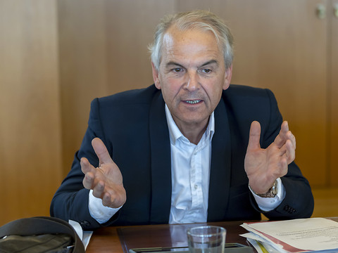 Rémy Pagani entendu par le Ministère public genevois