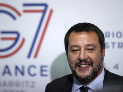 L'Italie ne laissera pas le navire de Sea-Eye accoster, dit Salvini