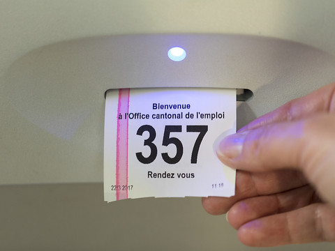 Le chômage a poursuivi son recul en mars