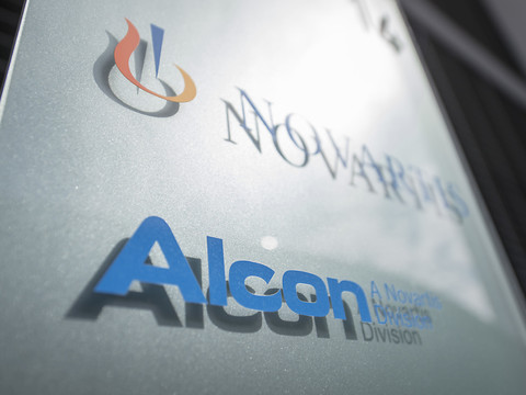 Alcon s'offre un premier cours à 55 francs pour son début en Bourse