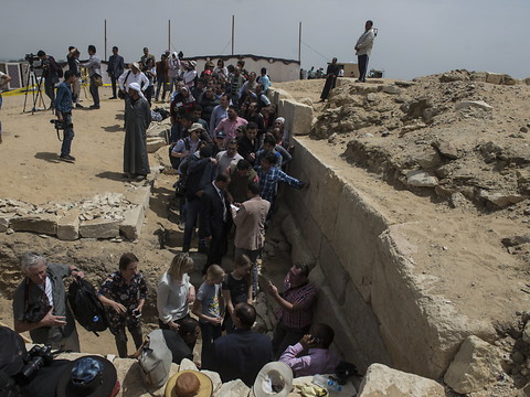 Egypte: découverte d'une tombe de la Ve dynastie à Saqqara