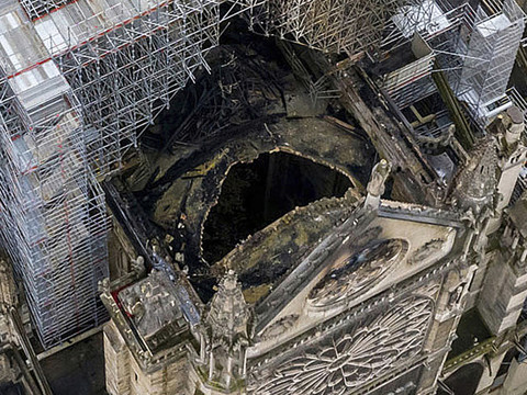 Des dons et un concours international pour rebâtir la cathédrale