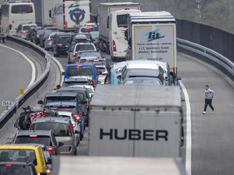 Au moins 8 km de bouchon à l'entrée nord du tunnel du Gothard