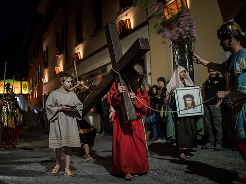 Jésus monte au Golgotha pour la 221e fois à Mendrisio