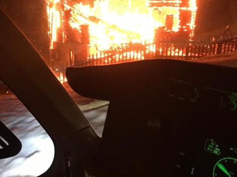 Un chalet détruit par le feu à Täsch VS: pas de blessé