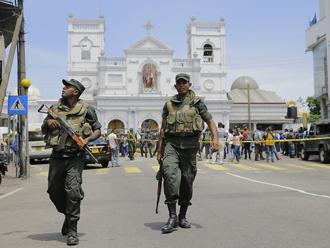 Explosions au Sri Lanka: des centaines de morts et blessés