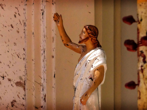 Vague d'attentats au Sri Lanka: au moins 215 morts