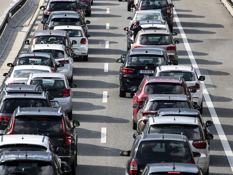 Retour des vacanciers: 10 kilomètres de bouchons au Gothard