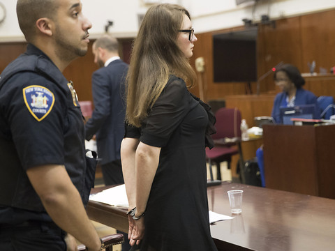 La fausse héritière Anna Sorokin jugée coupable à New York