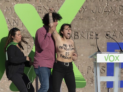 Les Femen perturbent un meeting du parti d'extrême droite Vox