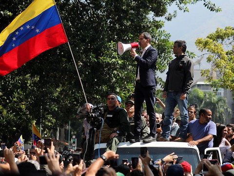 Les manifestants pro Guaido toujours dans la rue