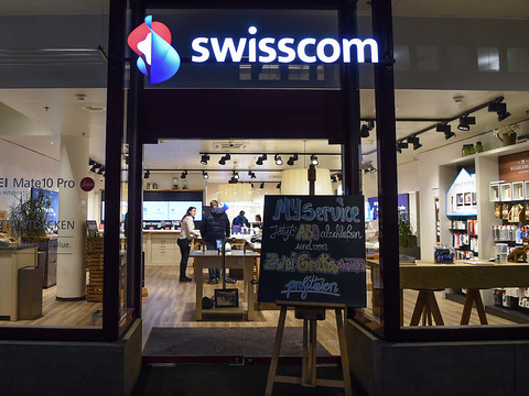 Swisscom: recettes trimestrielles en repli, objectifs confirmés