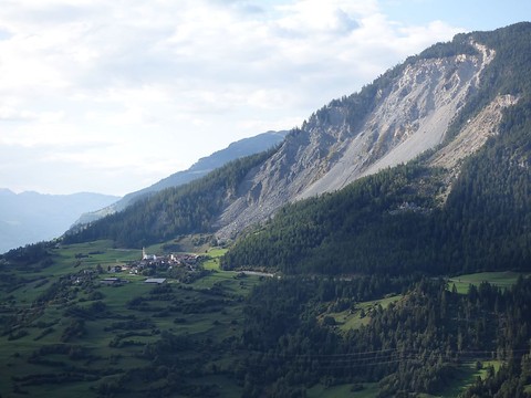Brienz (GR) glisse d'un mètre par an en direction de la vallée