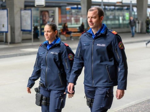 Nouvel uniforme pour douze polices cantonales en Suisse alémanique