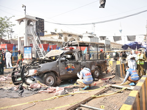 Un attentat fait au moins dix morts et 24 blessés au Pakistan