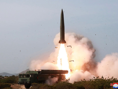 La Corée du Nord procède à des tirs de projectiles, selon Séoul